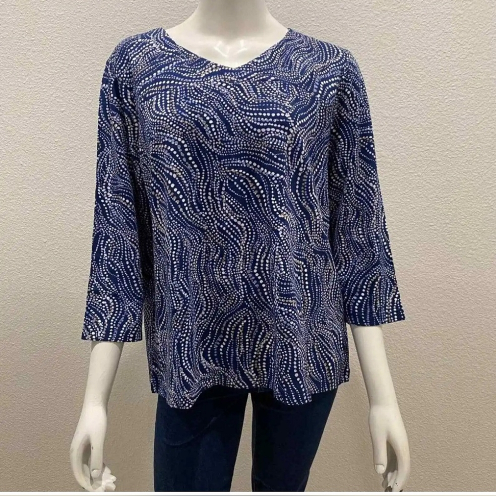 Chico's Ripple Dots Cross Neck 3/4 Sleeve. Kyoto Indigo. - Picture 8 of 10